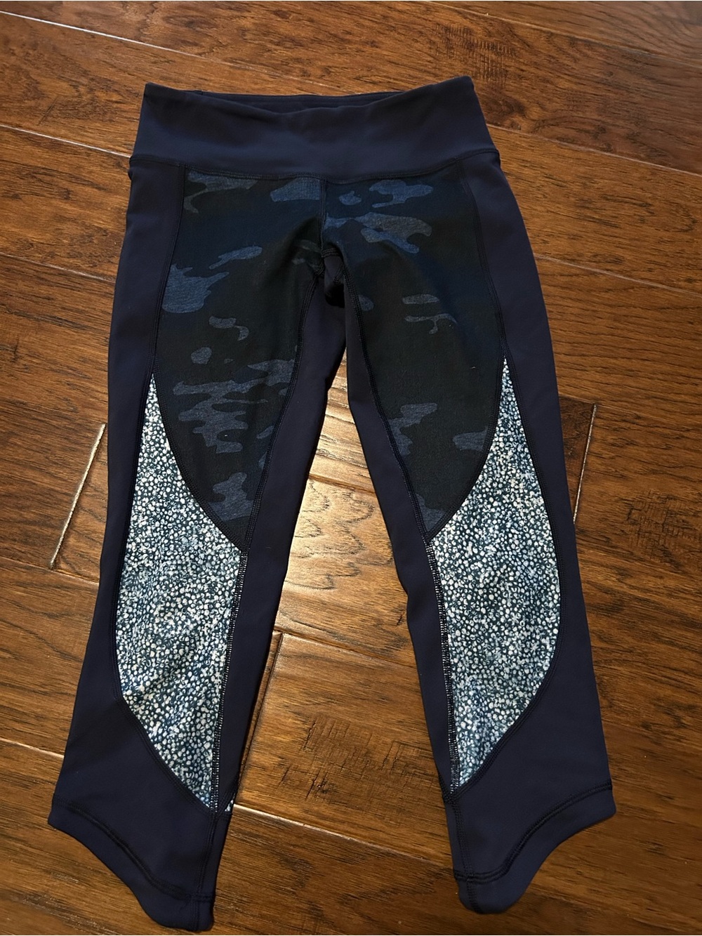 Lululemon athletica cropped pants